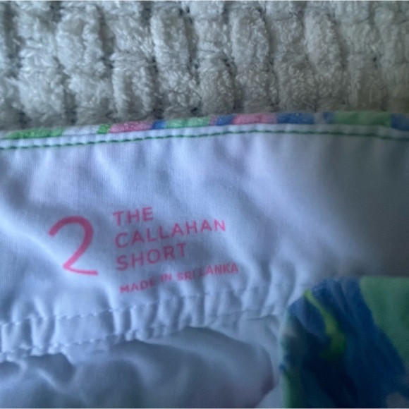 Lilly Pulitzer The Callahan short size 2. Pale pop art sea theme in pique. Nice! - Picture 3 of 14
